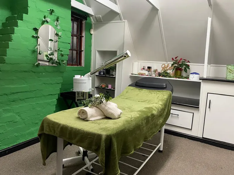 The Beauty Palace at Holy Snip by Nadine